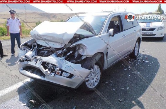 Կոտայքի մարզում 72-ամյա վարորդը Mitsubishi-ով բախվել է արաբ զբոսաշրջիկների տեղափոխող ավտոբուսին, կան վիրավորներ. shamshyan.com