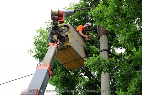Ամենօրյա աշխատանքներ՝ Երևանի արտաքին լուսավորության ցանցում