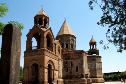 Մայր Աթոռում տեղի է ունեցել Մեծի Տանն Կիլիկիո Գարեգին Ա Հովսեփյան Կաթողիկոսին նվիրված վավերագրերի ժողովածուների շնորհանդես