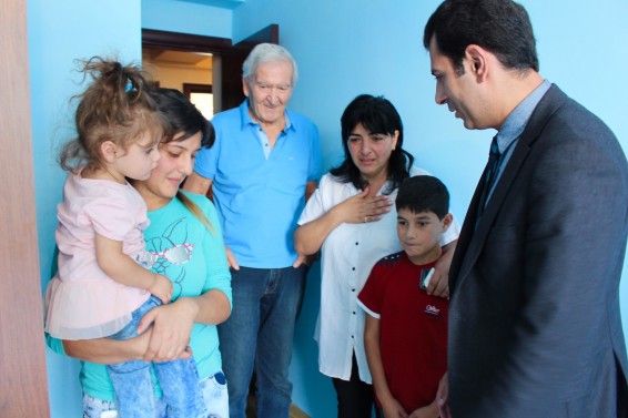 Գյումրիի դոմիկներում ապրող 31-րդ ընտանիքը տուն ստացավ