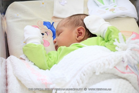 Սեպտեմբերի 8-21-ը մայրաքաղաքում ծնվել է 962 երեխա