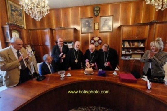 Բեքչյանը տոնել է եպիսկոպոսական ձեռնադրման 25 ամյակը. հոբելյանական տորթը կտրել են Աթեշյանն ու Մաշալյանը