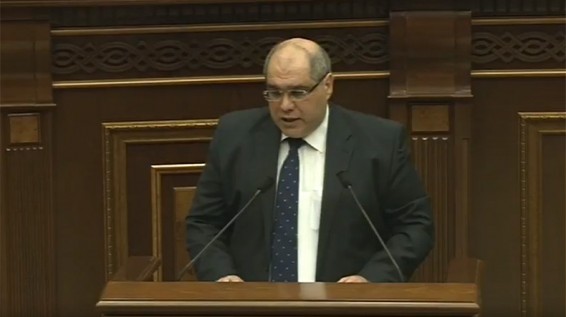 Парламент Армении обсуждает поправки в закон о накопительных пенсиях