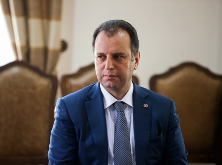 Ապրիլյան պատերազմի մասնակիցների զինվորական գրքույկներում եղած անճշտությունները վերացվել են. Վիգեն Սարգսյան