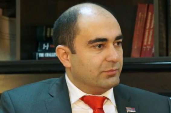 Թալանչիները կգան ու կանցնեն, ինչպես վարար անձրևը, որին  հաճախ հետևում է լուսավոր ու երկինքը. Է. Մարուքյանը շնորհավորել է Վանաձորի տոնը