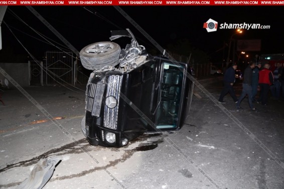 Երևանում 18-ամյա վարորդը «Յաշիկ»-ով տապալել է երկաթե էլեկտրասյունն ու կողաշրջվել