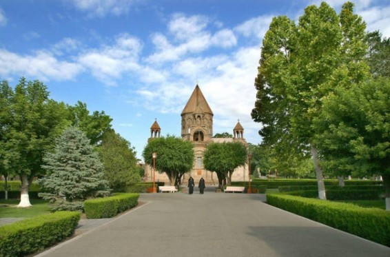 Գարեգին Բ–ն նոր նշանակում է արել Մայր Աթոռ Սուրբ Էջմիածնում