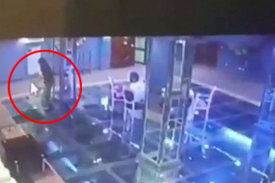 Video. Ղազախստանում տղամարդը հյուրանոցի ակվարիումից  թառափ է գողացել