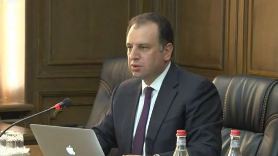 Глава Минобороны Армении: Добровольчество заканчивается у дверей военного комиссариата