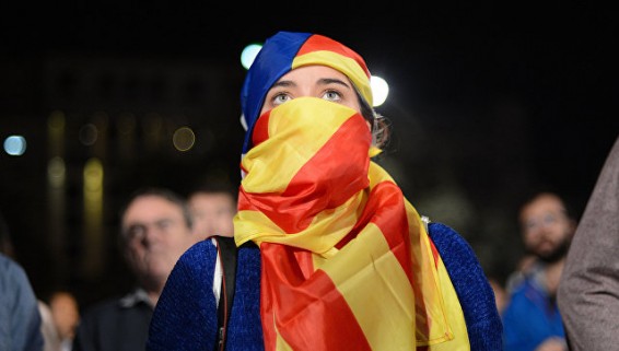 Каталонские студенты вышли на акции протеста на улицы Барселоны