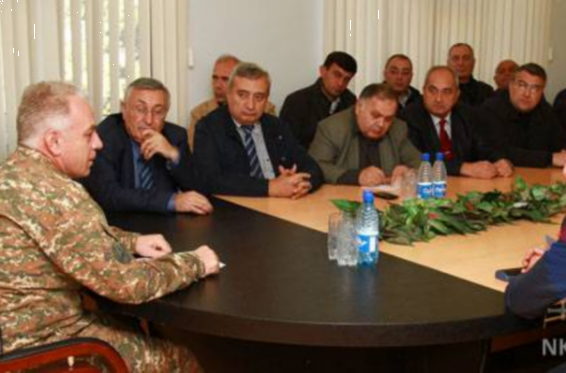 Արցախի ՊԲ հրամանատարն ընդունել է ՀՀ գիտության և մշակույթի ճանաչված գործիչներին