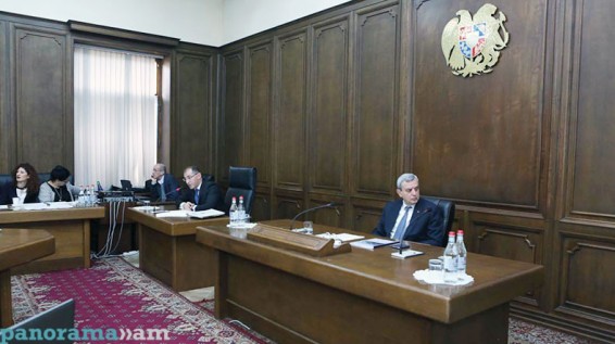 Նվազագույն աշխատավարձերի բարձրացումն անխուսափելի է, բայց հարց է ինչպե՞ս և ե՞րբ. ֆինանսների նախարար