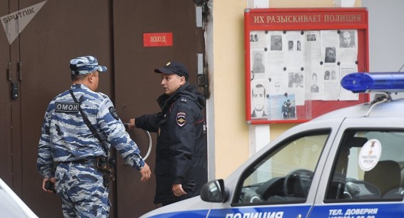 Tаксиста-нелегала из Армении задержали в Москве за избиение пассажирки