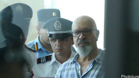Скандальный процесс по делу группы «Сасна црер» в Ереване: Каро Егнукян госпитализирован из зала суда