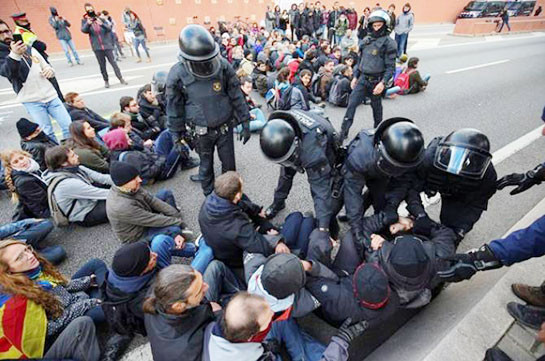 Կատալոնիայում համընդհանուր գործադուլի մասնակիցները բողոքի ակցիաներ են անցկացնում