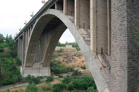 Երևանում կանխվել է 25-ամյա աղջկա ինքնասպանությունը