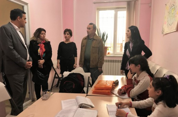 Արման Թաթոյանն այցելել է Գյումրու տուն-ինտերնատ և թիվ 3 հատուկ դպրոց