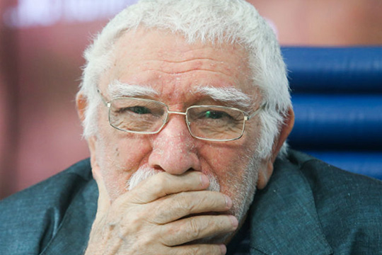 Մոսկվայի հայերը Ջիգարխանյանին շքեղ բնակարան են նվիրել