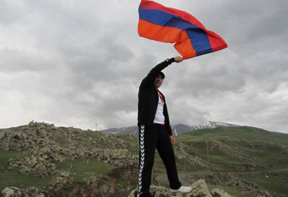 Հերիք եղավ էս պետության արյունը խմեք