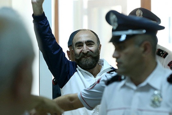 Քրեական օրենսգիրքը տվեք ինձ և կես ժամվա ընթացքոմ Սերժին կնստացնեմ. Պավել Մանուկյանը՝ դատավորին