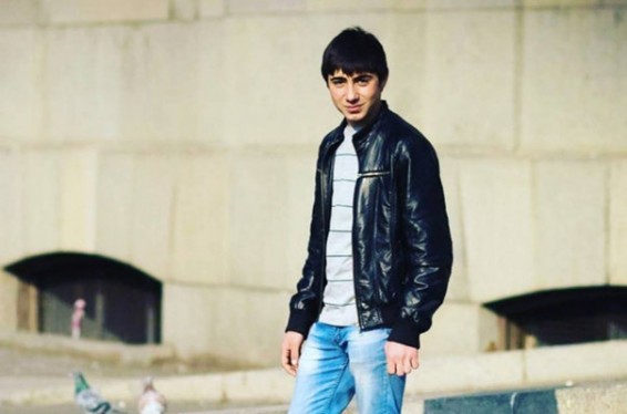 ԱԺ-ի մոտ բողոքի ակցիա անող Ռ. Գրիգորյանը ներկայացվել է իրավապահներին գողությունների դեպքի առթիվ քննվող քրեական գործի շրջանակներում