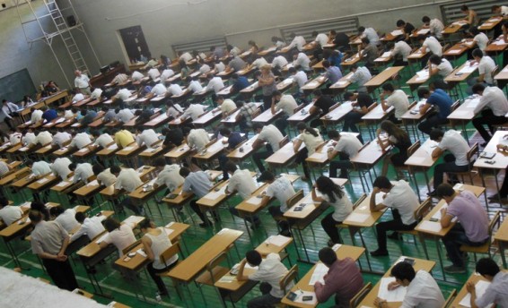 Մաթեմատիկայի քննության ժամանակ հեռախոսներ ու ծածկագրեր են հայտնաբերվել