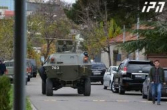 Թբիլիսիում շարունակվում է հակաահաբեկչական գործողությունը. վիրավորվել է մեկ հատուկջոկատային