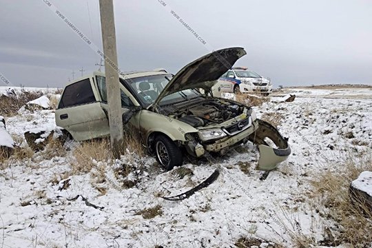 Ավտովթար Տառերի պուրակի մոտ. «Օպել»-ը դուրս է եկել ճանապարհից ու բախվել էլեկտրասյանը. կա վիրավոր