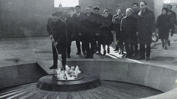 50 տարի առաջ այս օրը բացվեց Մեծ Եղեռնի զոհերի հուշահամալիրը