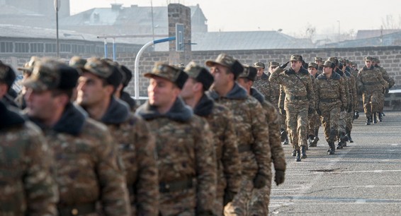 Сотни семей армянских военных получат квартиры