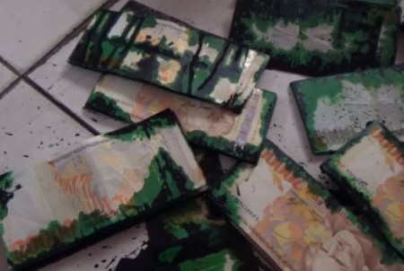 Բանկոմատից գողությունը կանխել է դրամանիշերի վրա ներկ լցնող համակարգը