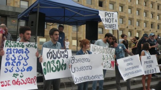 В Грузии больше не сажают за марихуану. Что теперь будет?