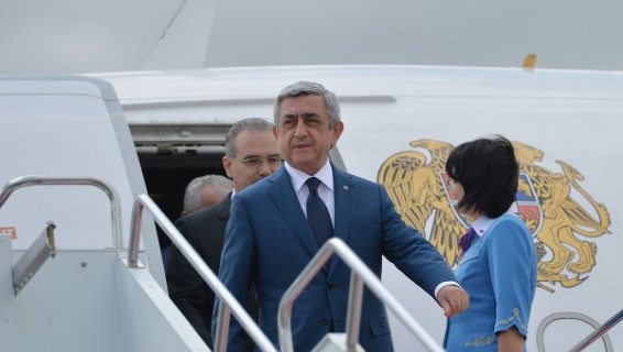 Президент Армении прибыл в Петербург на переговоры по Карабаху