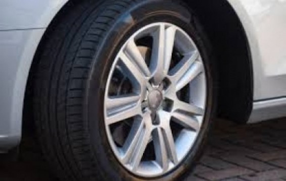 Երևանում գողացել են Արտաքին գործերի նախարարության աշխատակցի ավտոմեքենայի ձմեռային 4 անվադողերը