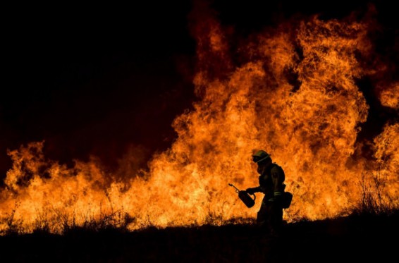 Photo. Հրշեջները մինչև տարեվերջ չեն կարողանա մարել Կալիֆորնիայում մոլեգնող «մեգահրդեհը». The Daily Mail