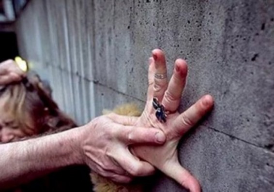 41-ամյա կինն ավազակային հարձակման է ենթարկվել, որից հետո նաև բռնաբարվել