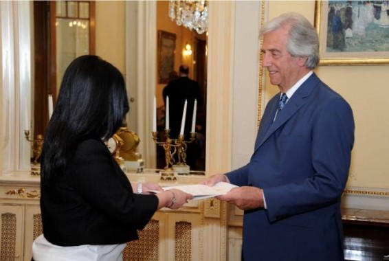 ՀՀ դեսպան Էսթերա Մկրտումյանն իր հավատարմագրերն է հանձնել Ուրուգվայի նախագահին