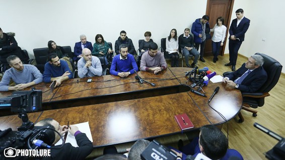 «Աջ ղեկ» նախաձեռնության անդամները հանդիպեցին նախարար Վահան Մարտիրոսյանին