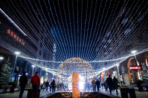 Video. Երևան քաղաքն արդեն տոնական լույսերով է պարուրված