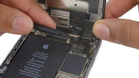 Apple извинилась за замедление старых iPhone