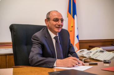 Բակո Սահակյանը ստորագրել է մի շարք օրենքներ