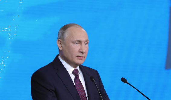 Путин освободил россиян от выплат долгов по налогам