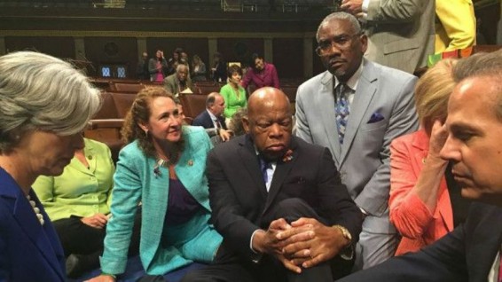 ԱՄՆ–ում դեմոկրատ կոնգրեսականները «նստացույց» են կազմակերպել Կոնգրեսում