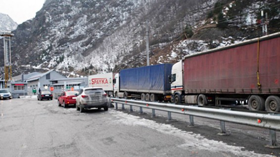Լարսի ռուսական կողմում կուտակված է 267 մեքենա