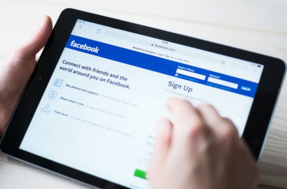 16-ամյա իտալացին դատի է տվել մորն՝ իր լուսանկարները Facebook-ում հրապարակելու համար