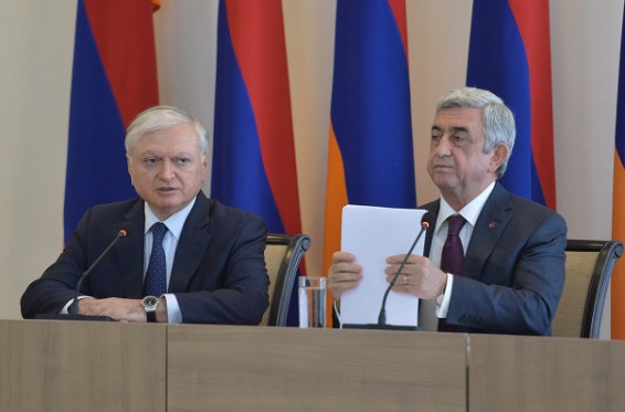 Ուզում եմ, որ գիտակցելով խնդիրների լրջությունը՝ մի փոքր ավելի թափ հաղորդեք ձեր աշխատանքին. Սերժ Սարգսյանը հանդիպում է ունեցել ԱԳՆ ղեկավար կազմի հետ