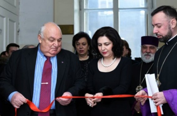 ԵՊՀ աստվածաբանության ֆակուլտետում տեղադրվել է Հրանտ Հակոբյանի կիսանդրին