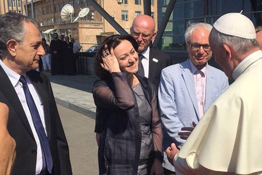 Երգչուհի Հասմիկ Պապյանն ու կոմպոզիտոր Տիգրան Մանսուրյանը հանդիպել են Հռոմի պապին