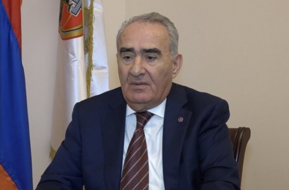 Ծխելու դեմ օրենքի նախագիծն արժանավոր բան չէ մեր հասարակության համար. Գալուստ Սահակյան