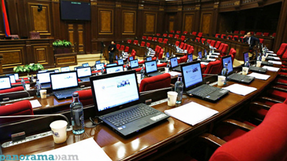 По инициативе правительства Армении созывается внеочередное заседание парламента